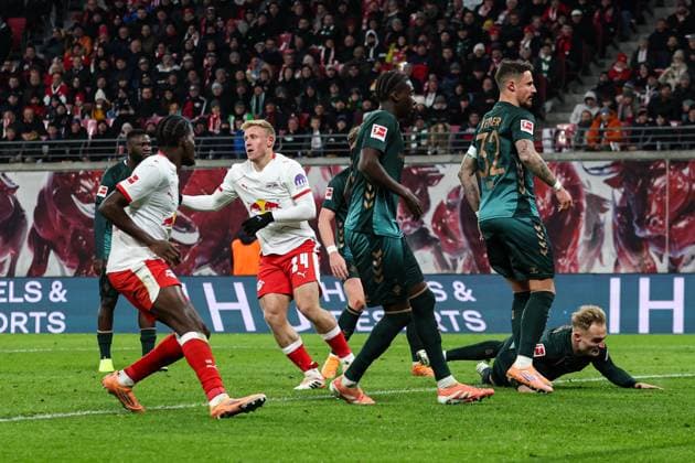 Goal celebration goal scorer Xaver Schlager RB Leipzig,24 scores to 2 0 1 Soccer Bundesliga season 2025 2026 point match RB Leipzig vs Werder Bremen in the Red Bull Arena in Leipzig action,soccer,Germany,man,men,23 11 2025