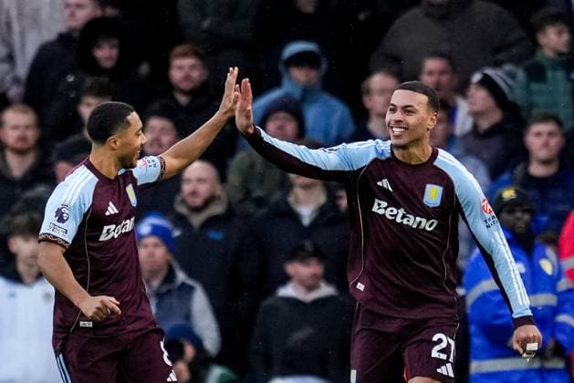 LEEDS, ENGLAND - NOVEMBER 23: Youri Tielemans of Aston Villa and Morgan Rogers of Aston Villa celebrate their team s second goal during the Premier League match between Leeds United and Aston Villa at Elland Road on November 23, 2025 in Leeds, England. (Photo by Rene Nijhuis) SPO  Copyright: xRenexNijhuis