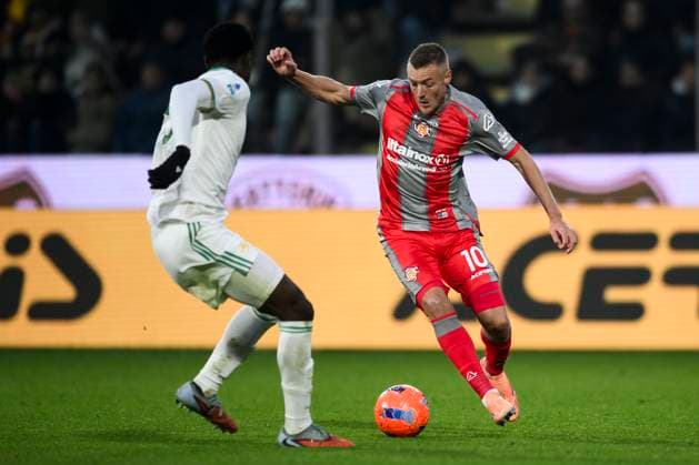 AS Roma v US Cremonese - Serie A Jamie Vardy of US Cremonese is challenged by Evan Ndicka of AS Roma during the Serie A football match between AS Roma and US Cremonese. Cremona Italy Copyright: xNicolòxCampox