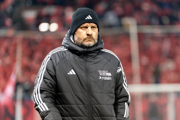 Steffen Baumgart 1 FC Union Berlin, Coach , GER, FC St Pauli vs 1 FC Union Berlin, Football, Bundesliga, Matchday 11, Season 2025 2026, 23 11 2025 DFL REGULATIONS PROHIBIT ANY USE OF PHOTOGRAPHS AS IMAGE SEQUENCES AND OR QUASI VIDEO GER, FC St Pauli vs 1 FC Union Berlin, Football, Bundesliga, Matchday 11, Season 2025 2026, 23 11 2025 Hamburg Copyright: xEibner-Pressefoto MaxxVincenx EP_MVN