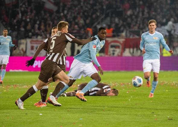 Soccer, Men, Season 2025 2026, 1 Bundesliga 11 Matchday , FC St Pauli 1 FC Union Berlin, v l Hauke Wahl St Pauli , Ilyas Ansah 1 FC Union Berlin , Aljoscha Kemlein 1 FC Union Berlin , 23 11 2025, Copyright: xMatthiasxKochx