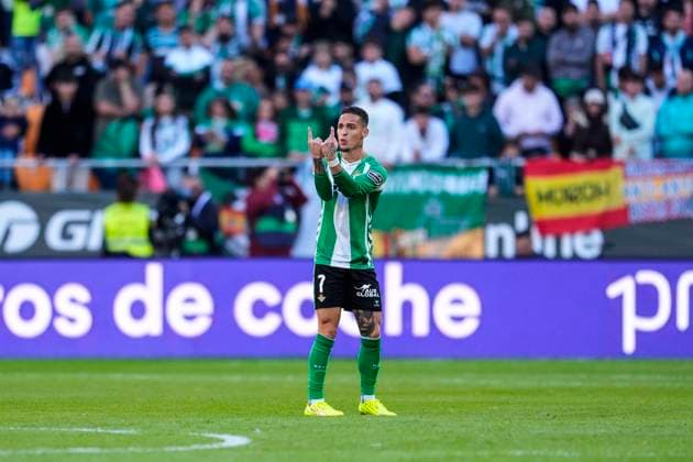 November 23, 2025, Sevilla, Sevilla, SPAIN: Antony Dos Santos of Real Betis gestures during the Spanish league, LaLiga EA Sports, football match played between Real Betis and Girona FC at La Cartuja stadium on November 23, 2025, in Sevilla, Spain. Sevilla SPAIN - ZUMAa181 20251123_zaa_a181_138 Copyright: xJoaquinxCorcherox