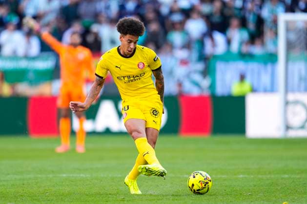 November 23, 2025, Sevilla, Sevilla, SPAIN: Axel Witsel of Girona FC in action during the Spanish league, LaLiga EA Sports, football match played between Real Betis and Girona FC at La Cartuja stadium on November 23, 2025, in Sevilla, Spain. Sevilla SPAIN - ZUMAa181 20251123_zaa_a181_142 Copyright: xJoaquinxCorcherox