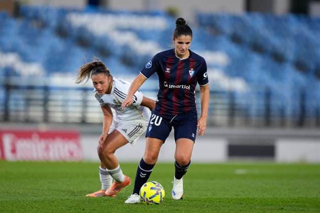 November 23, 2025, Valdebebas, Madrid, Spain: Mireia Masegur Torrent of SD Eibar in action during the Spanish Women League, Liga F Moeve, football match played between Real Madrid and SD Eibar at Alfredo Di Stefano stadium on November 23, 2025, in Valdebebas, Madrid, Spain. Valdebebas Spain - ZUMAa181 20251123_zaa_a181_151 Copyright: xOscarxJ.xBarrosox