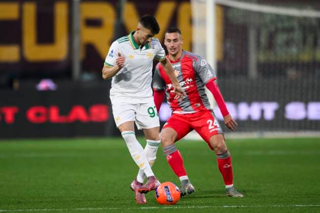 AS Roma v US Cremonese - Serie A Stephan El Shaarawy of AS Roma competes for the ball with Filippo Terracciano of US Cremonese during the Serie A football match between AS Roma and US Cremonese. Cremona Italy Copyright: xNicolòxCampox