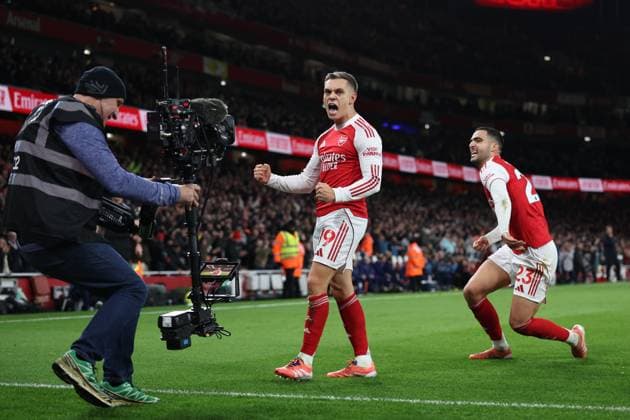 London, England, 23rd November 2025. Leandro Trossard of Arsenal celebrates after scoring to make it 1-0 during the Arsenal vs Tottenham Hotspur Premier League match at the Emirates Stadium, London. Picture credit should read: David Klein Sportimage EDITORIAL USE ONLY. No use with unauthorised audio, video, data, fixture lists, club league logos or live services. Online in-match use limited to 120 images, no video emulation. No use in betting, games or single club league player publications. SPI_057_DK_Arsenal_Tottenham SPI-4307-0056