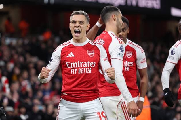 London, England, 23rd November 2025. Leandro Trossard of Arsenal celebrates after scoring to make it 1-0 during the Arsenal vs Tottenham Hotspur Premier League match at the Emirates Stadium, London. Picture credit should read: David Klein Sportimage EDITORIAL USE ONLY. No use with unauthorised audio, video, data, fixture lists, club league logos or live services. Online in-match use limited to 120 images, no video emulation. No use in betting, games or single club league player publications. SPI_061_DK_Arsenal_Tottenham SPI-4307-0060