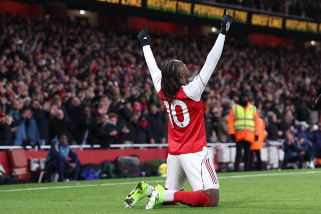London, England, 23rd November 2025. Eberechi Eze of Arsenal celebrates after scoring to make it 2-0 during the Arsenal vs Tottenham Hotspur Premier League match at the Emirates Stadium, London. Picture credit should read: David Klein Sportimage EDITORIAL USE ONLY. No use with unauthorised audio, video, data, fixture lists, club league logos or live services. Online in-match use limited to 120 images, no video emulation. No use in betting, games or single club league player publications. SPI_076_DK_Arsenal_Tottenham SPI-4307-0075