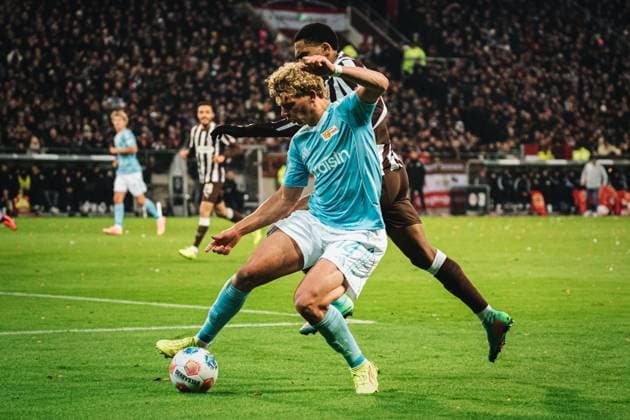 1 Bundesliga FC St Pauli vs 1 FC Union Berlin, 23 11 2025 Leopold Querfeld 1 FC Union Berlin, 14 vs Andréas Hountondji FC St Pauli, 27 Soccer, 1 Bundesliga, 11 Matchday FC St Pauli vs 1 FC Union Berlin on 23 11 2025 at Millerntor Stadion, Hamburg DFL REGULATIONS PROHIBIT ANY USE OF PHOTOGRAPHS AS IMAGE SEQUENCES AND OR QUASI VIDEO Copyright: xBEAUTIFULxSPORTS Tonhäuserx