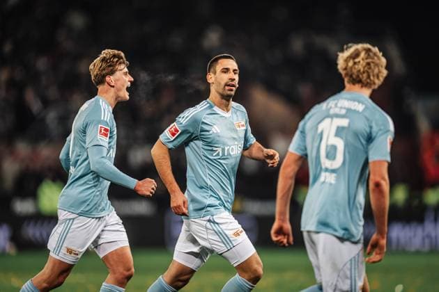 Soccer Men Season 2025 2026 Soccer Bundesliga 11 Matchday FC St Pauli vs 1 FC Union Berlin 23 11 2025 Goal celebration f l Aljoscha Kemlein 6, 1 FC Union Berlin Goalscorer Rani Khedira 8, 1 FC Union Berlin and Tom Rothe 15, 1 FC Union Berlin Hamburg Millerntor Stadion Hamburg Germany