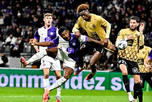 FOOTBALL : Toulouse vs Angers - 13eme Journee de Ligue 1 McDonald S - Toulouse - 23 11 2025 Mark Mc Kenzie (tfc) Toulouse  Copyright: xThierryxBretonx