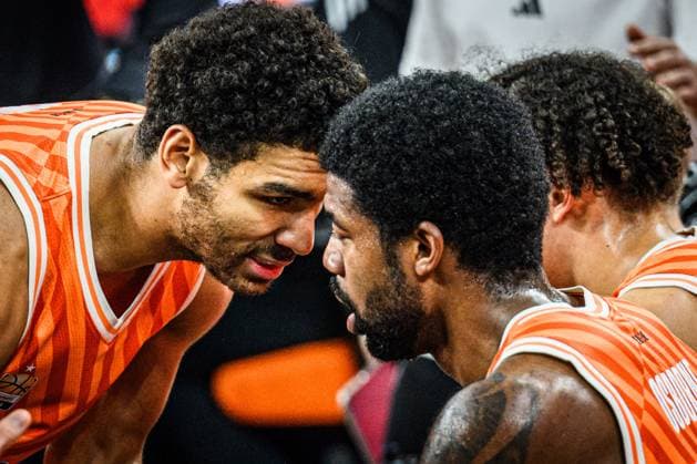 Neu Ulm, Germany, 23 11 25 Mark Smith ratiopharm ulm and Malik Osborne ratiopharm ulm Looks on during the Basketball Bundesliga match between ratiopharm ulm vs FC Bayern Basketball at the ratiopharm Arena on November 23, 2025 in Neu Ulm, Germany Photo by Harry Langer DeFodi Images ratiopharm Arena, Germany, 23 11 25 Mark Smith ratiopharm ulm and Malik Osborne ratiopharm ulm Looks on during the Basketball Bundesliga match between ratiopharm ulm vs FC Bayern Basketball at Neu Ulm on November 23, 2025 in ratiopharm Arena, Germany Photo by Harry Langer DeFodi Images Photo by Harry Langer DeFodi Images