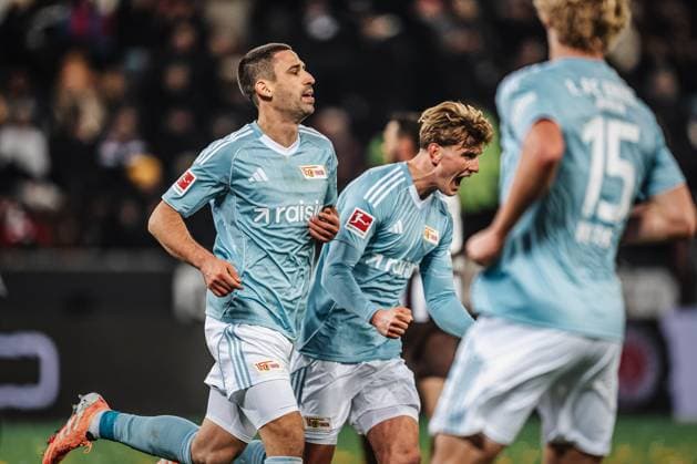Soccer Men Season 2025 2026 Soccer Bundesliga 11 Matchday FC St Pauli vs 1 FC Union Berlin 23 11 2025 Goal celebration f l Rani Khedira 8, 1 FC Union Berlin , Aljoscha Kemlein 6, 1 FC Union Berlin and Tom Rothe 15, 1 FC Union Berlin Hamburg Millerntor Stadion Hamburg Germany