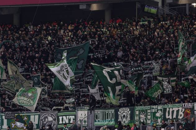 GER, Bundesliga, RB Leipzig SV Werder Bremen 23 11 2025, Red Bull Arena, Leipzig, GER, Bundesliga, RB Leipzig SV Werder Bremen Fanblock von SV Werder Bremen Â nordphotoxGmbHxx xAlexanderxTrienitz nph00051