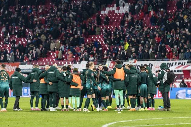 GER, Bundesliga, RB Leipzig SV Werder Bremen 23 11 2025, Red Bull Arena, Leipzig, GER, Bundesliga, RB Leipzig SV Werder Bremen Team circle of SV Werder Bremen Â nordphotoxGmbHxx xAlexanderxTrienitz nph00051