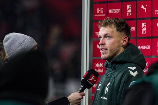 GER, Bundesliga, RB Leipzig SV Werder Bremen 23 11 2025, Red Bull Arena, Leipzig, GER, Bundesliga, RB Leipzig SV Werder Bremen Senne Lynen SV Werder Bremen 14 at the interview Â nordphotoxGmbHxx xAlexanderxTrienitz nph00051