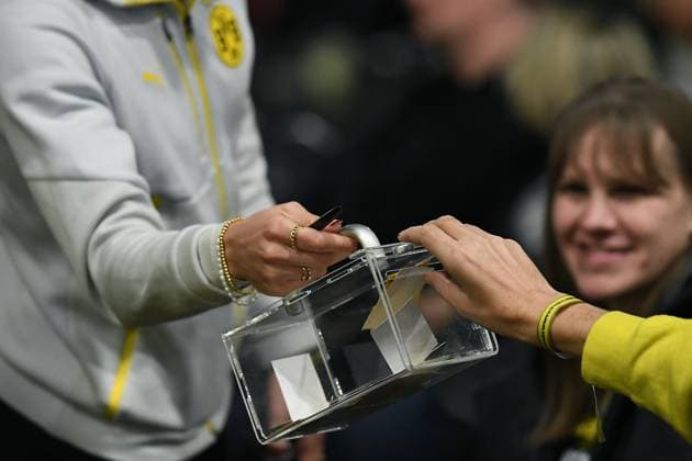 Borussia Dortmund General Meeting on 23 11 2025 in the Westfalenhalle in Dortmund Symbol photo Voting by secret ballot xRx