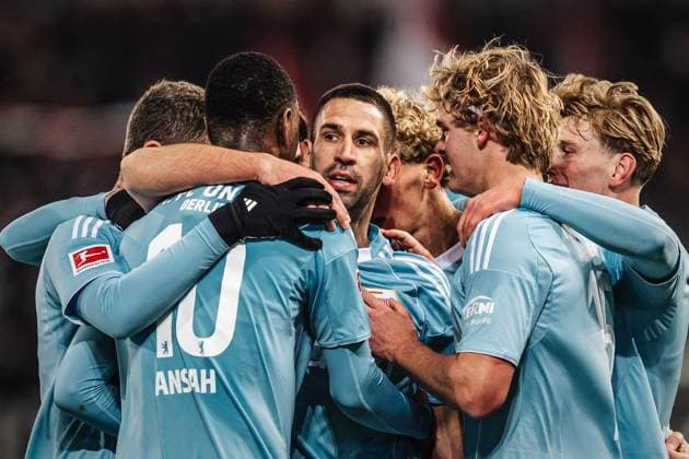 Soccer Men Season 2025 2026 Soccer Bundesliga 11 Matchday FC St Pauli vs 1 FC Union Berlin 23 11 2025 Rani Khedira 8, 1 FC Union Berlin Mitte scores a goal and cheers with the team Hamburg Millerntor Stadion Hamburg Germany
