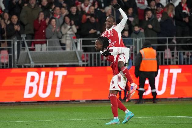 Stade Brestois 29 v FC Metz - Ligue 1 McDonald s 2025 2026 27 Daouda GUINDO (sb29) - 23 Kamory DOUMBIA (sb29) during the Ligue 1 McDonald s match between Brest and Metz at Stade Francis Le Ble on November 23, 2025 in Brest, France. Brest France  Copyright: xFEPx 776348209