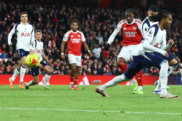 Eberechi Eze of Arsenal scores their sides third goal Arsenal v Tottenham Hotspur, Premier League, Football, Emirates Stadium, London, UK - 23 Nov 2025London Emirates Stadium United Kingdom EDITORIAL USE ONLY No use with unauthorised audio, video, data, fixture lists, club league logos or live services. Online in-match use limited to 120 images, no video emulation. No use in betting, games or single club league player publications. Copyright: xMichaelxZemanek Shutterstockx 15860967x