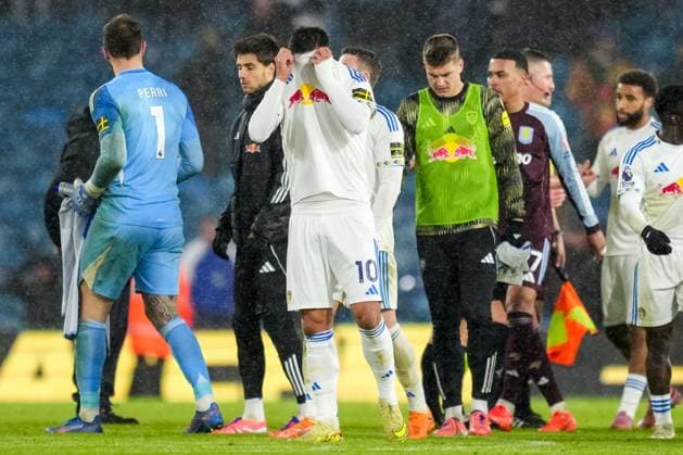 LEEDS, ENGLAND - NOVEMBER 23: Joel Piroe of Leeds United looks dejected after the Premier League match between Leeds United and Aston Villa at Elland Road on November 23, 2025 in Leeds, England. (Photo by Rene Nijhuis) SPO  Copyright: xRenexNijhuis