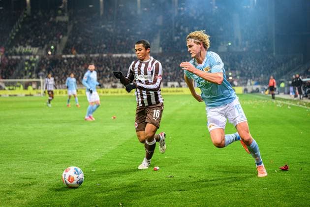Soccer I Men I Season 2025 2026 I Bundesliga I 11 Matchday I FC St Pauli 1 FC Union Berlin I 23 11 2025 Joel Chima Fujita 16, FC St Pauli , Tom Rothe 15, 1 FC Union Berlin Hamburg Millerntor Stadion Hamburg Germany Copyright: xLobecax xHenningxRohlfsx