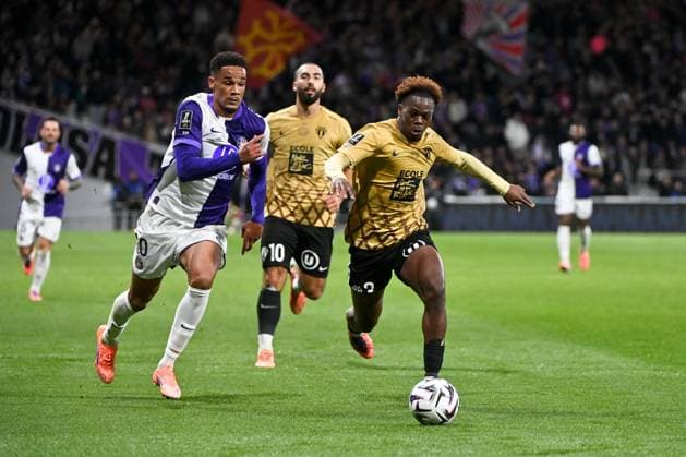 Toulouse FC v Angers SCO - Ligue 1 McDonald s 2025 2026 03 Jacques EKOMIE (sco) - 20 EMERSONN Correia da Silva (tfc) during the Ligue 1 McDonald s match between Toulouse and Angers at Stadium de Toulouse on November 23, 2025 in Toulouse, France. Toulouse France  Copyright: xFEPx 776348204