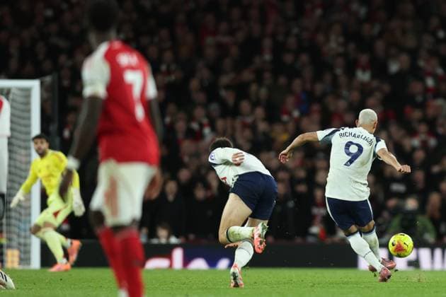 London, England, 23rd November 2025. Richarlison of Tottenham Hotspur scores to make it 3-1 during the Arsenal vs Tottenham Hotspur Premier League match at the Emirates Stadium, London. Picture credit should read: David Klein Sportimage EDITORIAL USE ONLY. No use with unauthorised audio, video, data, fixture lists, club league logos or live services. Online in-match use limited to 120 images, no video emulation. No use in betting, games or single club league player publications. SPI_097_DK_Arsenal_Tottenham SPI-4307-0096