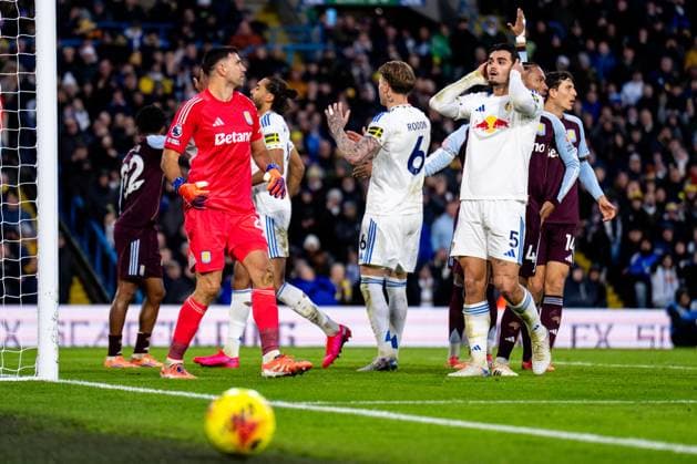 LEEDS, ENGLAND - NOVEMBER 23: Pascal Struijk of Leeds United rues a missed chance after a save of Aston Villa goalkeeper Emiliano Martinez during the Premier League match between Leeds United and Aston Villa at Elland Road on November 23, 2025 in Leeds, England. (Photo by Rene Nijhuis) SPO  Copyright: xRenexNijhuis