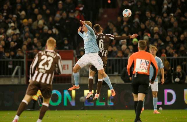 Photo Aljoscha KEMLEIN Union heads against James Sands Pauli Soccer 1 Bundesliga , FC St Pauli Union Berlin 11 Matchday on Sat 23 11 2025
