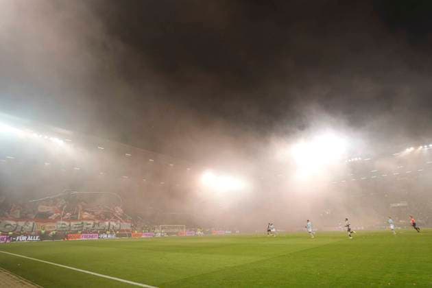 Photo the Union fans light a few Bengalos and fog the own goal together with their keeper Soccer 1 Bundesliga , FC St Pauli Union Berlin 11 Matchday on Sat 23 11 2025