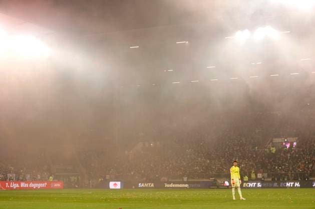 Photo the Union fans light a few Bengalos and fog the own goal together with their keeper Soccer 1 Bundesliga , FC St Pauli Union Berlin 11 Matchday on Sat 23 11 2025