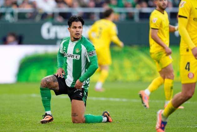 November 23, 2025, Sevilla, Sevilla, SPAIN: Cucho Hernandez of Real Betis in action during the Spanish league, LaLiga EA Sports, football match played between Real Betis and Girona FC at La Cartuja stadium on November 23, 2025, in Sevilla, Spain. Sevilla SPAIN - ZUMAa181 20251123_zaa_a181_197 Copyright: xJoaquinxCorcherox