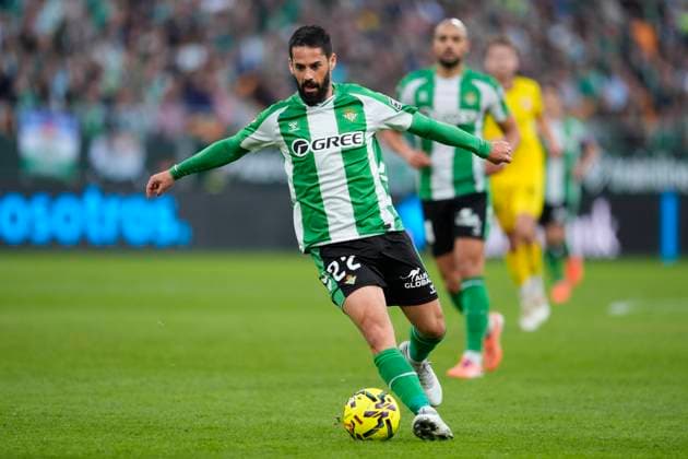 November 23, 2025, Sevilla, Sevilla, SPAIN: Francisco Isco Alarcon of Real Betis in action during the Spanish league, LaLiga EA Sports, football match played between Real Betis and Girona FC at La Cartuja stadium on November 23, 2025, in Sevilla, Spain. Sevilla SPAIN - ZUMAa181 20251123_zaa_a181_200 Copyright: xJoaquinxCorcherox