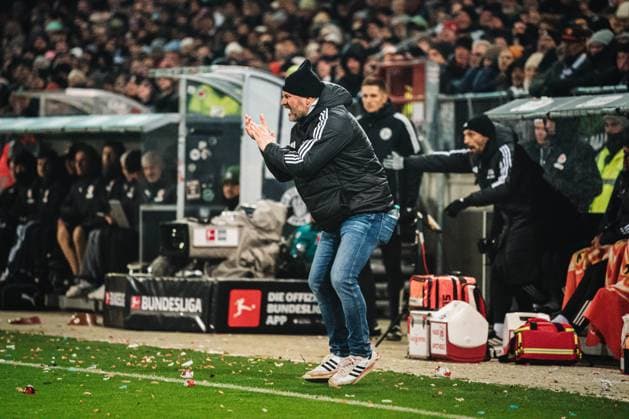 1 Bundesliga FC St Pauli vs 1 FC Union Berlin, 23 11 2025 Steffen Baumgart Coach 1 FC Union Berlin Soccer, 1 Bundesliga, Matchday 11 FC St Pauli vs 1 FC Union Berlin on 23 11 2025 at Millerntor Stadion, Hamburg DFL REGULATIONS PROHIBIT ANY USE OF PHOTOGRAPHS AS IMAGE SEQUENCES AND OR QUASI VIDEO Copyright: xBEAUTIFULxSPORTS Tonhäuserx
