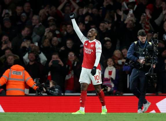 Arsenal v Tottenham Hotspur - Premier League Eberechi Eze of Arsenal celebrates his 3rd and hat-trick goal during the Premier League match between Arsenal and Tottenham Hotspur at Emirates Stadium on November 23, 2025 in London, England. London Emirates Stadium England United Kingdom Copyright: xNigelxFrench Sportsphoto APLx 14142493