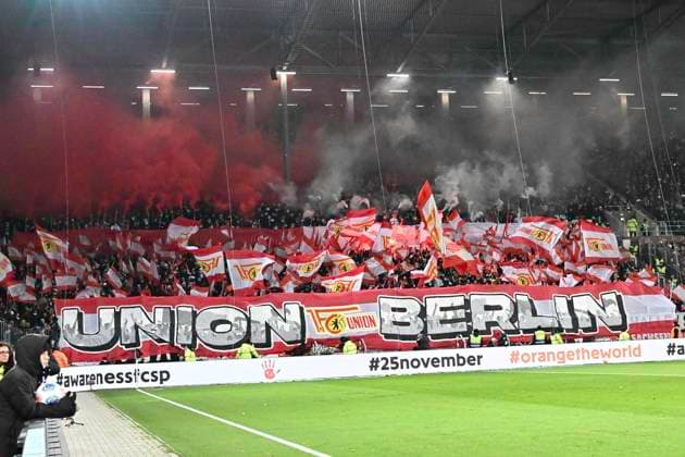 GER 1 FBL, FC St Pauli vs 1 FC Union Berlin 23 11 2025, Millerntorstadion, Hamburg, GER 1 FBL, FC St Pauli vs 1 FC Union Berlin in the picture feature the Berlin fans use pyrotechnics nordphotoxGmbH xWitke nph00002