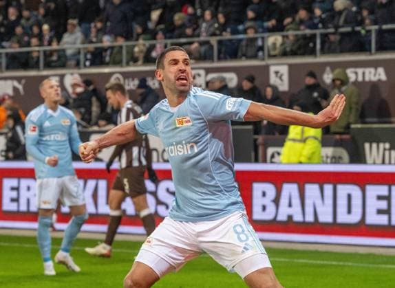 Soccer, Men, Season 2025 2026, 1 Bundesliga 11 Matchday , FC St Pauli 1 FC Union Berlin, Rani Khedira 1 FC Union Berlin , Cheering after final whistle, 23 11 2025, Copyright: xMatthiasxKochx