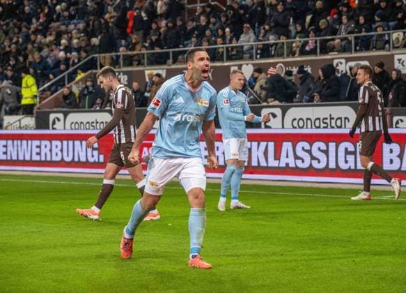 Soccer, Men, Season 2025 2026, 1 Bundesliga 11 Matchday , FC St Pauli 1 FC Union Berlin, Rani Khedira 1 FC Union Berlin , Cheering after final whistle, 23 11 2025, Copyright: xMatthiasxKochx