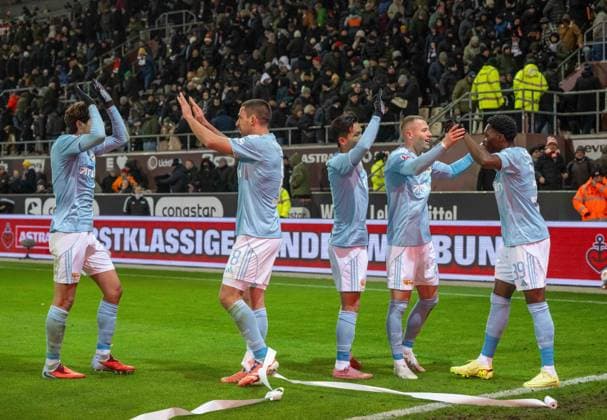 Soccer, Men, Season 2025 2026, 1 Bundesliga 11 Matchday , FC St Pauli 1 FC Union Berlin, f l Diogo Leite 1 FC Union Berlin , Rani Khedira 1 FC Union Berlin , Woo yeong Jeong 1 FC Union Berlin , Tim Skarke 1 FC Union Berlin , Derrick Köhn 1 FC Union Berlin , Cheering after the final whistle, 23 11 2025, Copyright: xMatthiasxKochx