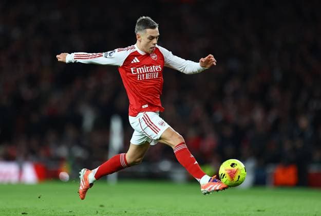 Leandro Trossard of Arsenal Arsenal v Tottenham Hotspur, Premier League, Football, Emirates Stadium, London, UK - 23 Nov 2025London Emirates Stadium United Kingdom EDITORIAL USE ONLY No use with unauthorised audio, video, data, fixture lists, club league logos or live services. Online in-match use limited to 120 images, no video emulation. No use in betting, games or single club league player publications.  Copyright: xMichaelxZemanek Shutterstockx 15860967as