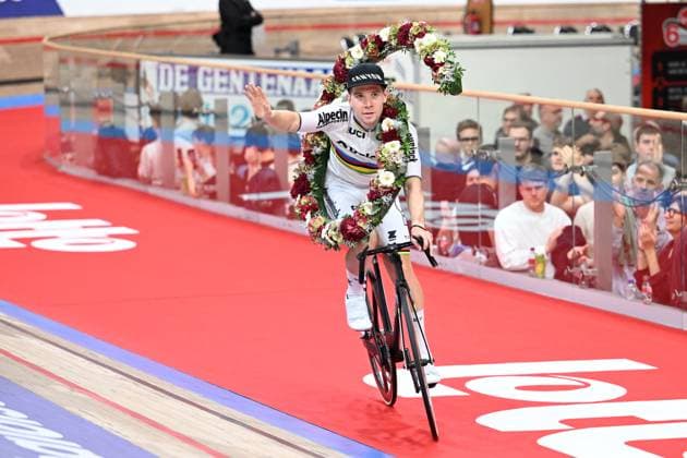 Belgian Fabio Van Den Bossche celebrates after winning on the last day of the Zesdaagse Vlaanderen-Gent six-day indoor Track cycling, Rad, Radsport, Bahnrad, Bahn event at the indoor cycling arena t Kuipke, Sunday 23 November 2025, in Gent. MAARTENxSTRAETEMANS  x143684897x