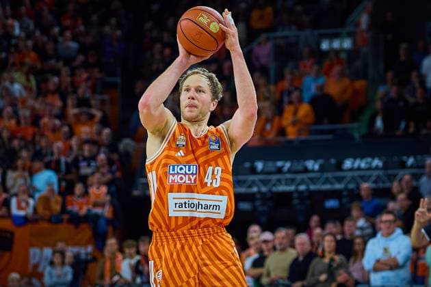 Christian Sengfelder ratiopharm ulm, 43 on three-pointer GER, ratiopharm ulm vs FC Bayern, Basketball, Matchday 8, EasyCredit Bundesliga, Season 2025 2026, 23 11 2025 GER, ratiopharm ulm vs FC Bayern, Basketball, Matchday 8, EasyCredit Bundesliga, Season 2025 2026, 23 11 2025 New Ulm Copyright: xEibner-Pressefoto GeraldxOelze-dexStoppanyx EP_ODS