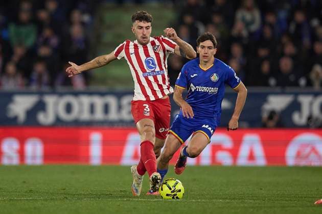 Matteo Ruggeri Atletico de Madrid controls the ball during the LaLiga EA Sports match between Getafe CF v AtlÃ tico Madrid at Coliseum on November 23, 2025 in Getafe, Spain Photo by Manu Reino DeFodi Images