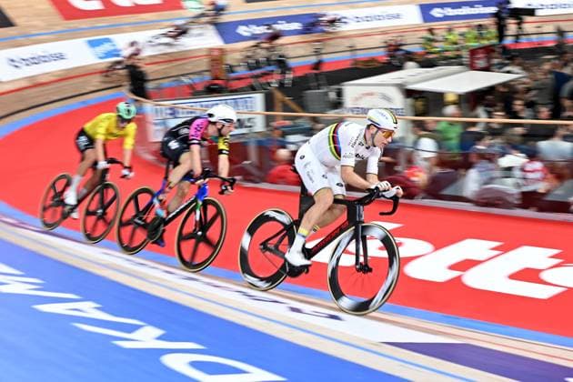 Belgian Lindsay De Vylder pictured in action during the last day of the Zesdaagse Vlaanderen-Gent six-day indoor Track cycling, Rad, Radsport, Bahnrad, Bahn event at the indoor cycling arena t Kuipke, Sunday 23 November 2025, in Gent. MAARTENxSTRAETEMANS  x143688533x
