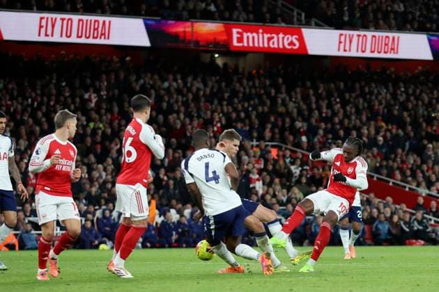 Arsenal v Tottenham Hotspur - Premier League Eberechi Eze of Arsenal scores his 1st and the Arsenal 2nd goal during the Premier League match between Arsenal and Tottenham Hotspur at Emirates Stadium on November 23, 2025 in London, England. London Emirates Stadium England United Kingdom Copyright: xNigelxFrench Sportsphoto APLx 14142517