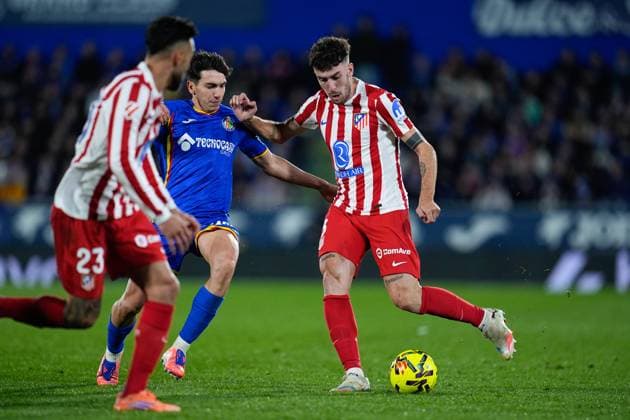 November 23, 2025, Getafe, Madrid, Spain: Matteo Ruggeri of Atletico de Madrid in action during the Spanish League, LaLiga EA Sports, football match played between Getafe CF and Atletico de Madrid at Coliseum de Getafe stadium on November 23, 2025, in Getafe, Spain. Getafe Spain - ZUMAa181 20251123_zaa_a181_242 Copyright: xDennisxAgyemanx