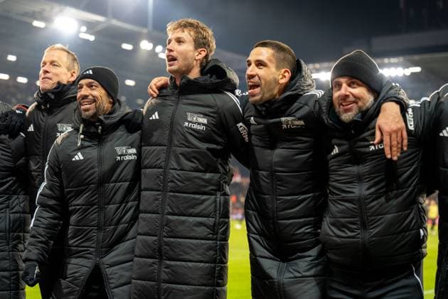 Union cheers after victory end of match, Rani Khedira 1 FC Union Berlin, 08 , GER, FC St Pauli vs 1 FC Union Berlin, Football, Bundesliga, Matchday 11, Season 2025 2026, 23 11 2025 DFL REGULATIONS PROHIBIT ANY USE OF PHOTOGRAPHS AS IMAGE SEQUENCES AND OR QUASI VIDEO GER, FC St Pauli vs 1 FC Union Berlin, Football, Bundesliga, Matchday 11, Season 2025 2026, 23 11 2025 Hamburg Copyright: xEibner-Pressefoto MaxxVincenx EP_MVN