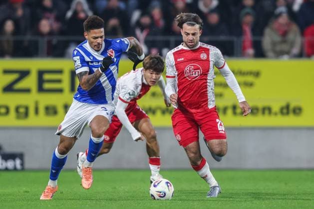 Football, 3rd division, Rot-Weiss Essen - FC Energie Cottbus
