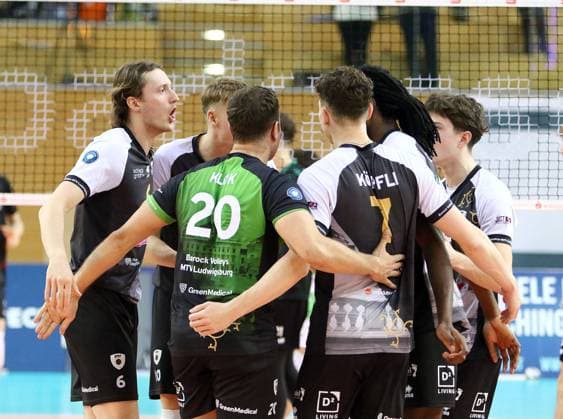 Ludwigsburgs joy at winning a point, He Volleyball, 1 BL,25 26, TSV Haching Muenchen vs Barock Volleys Ludwigsburg, , Geothermie Arena, Unterhaching, 23 11 25 Copyright: WolfgangxFehrmann